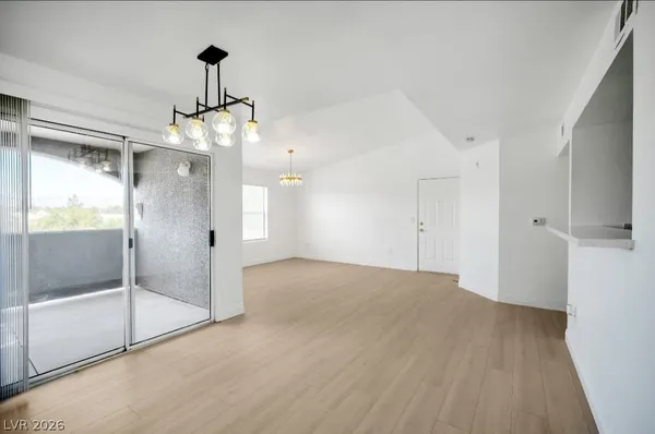 $1,595 | 5055 West Hacienda Avenue, Unit 2034, Las Vegas, NV 89118