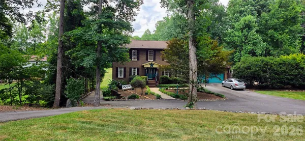 $694,900 | 3110 9th Tee Drive, Newton, NC 28658