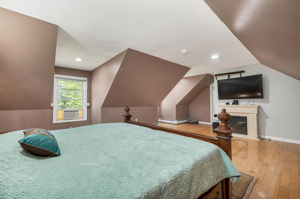 197 Grapevine Road Dunbarton, NH 03046 - Photo 19 of 24 Gallery Image 19