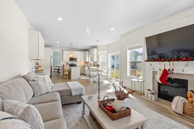 $949,000 | 29 Tasha Lane, Howell, NJ 07731