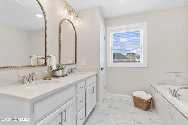 $949,000 | 29 Tasha Lane, Howell, NJ 07731