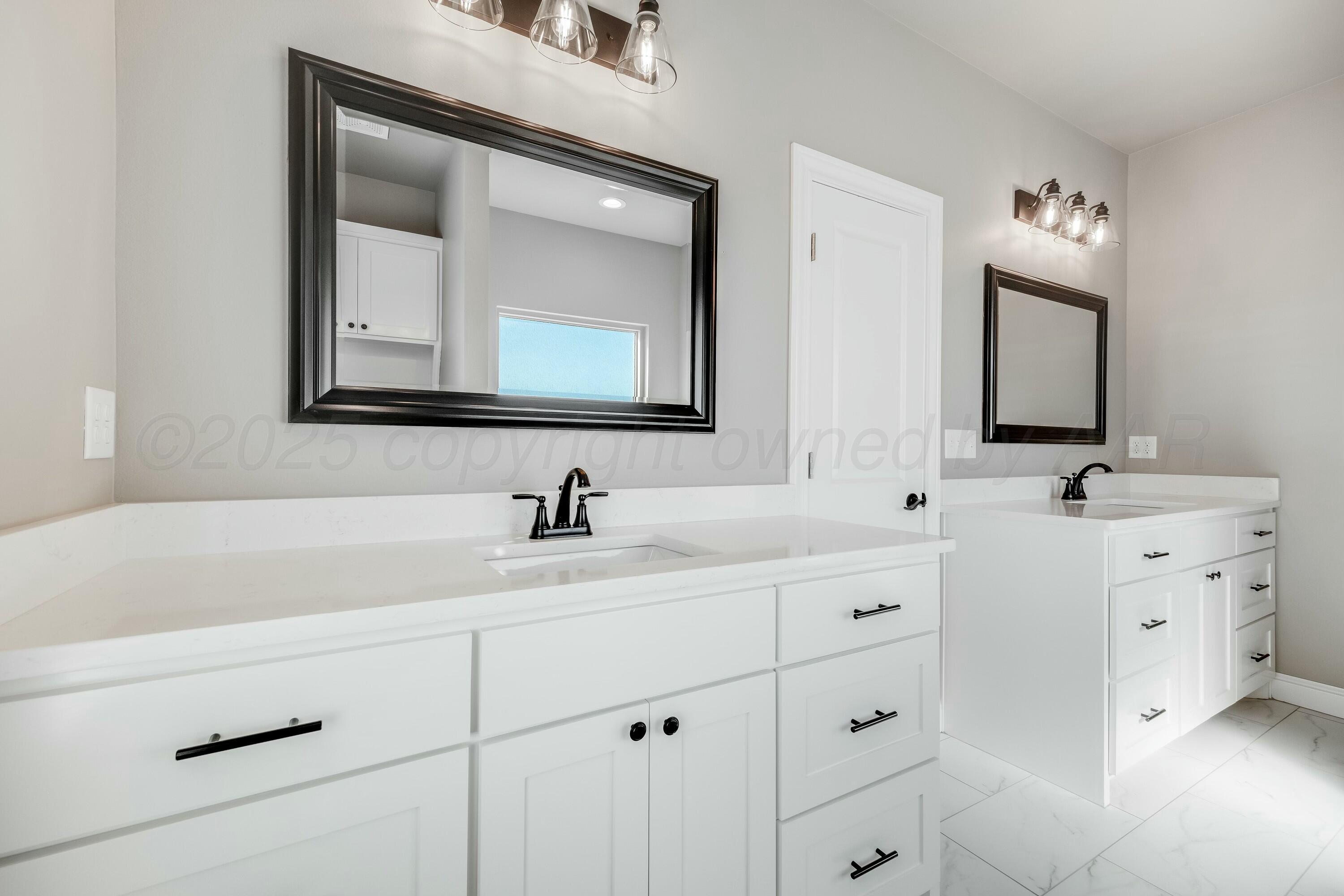 19700 West Costley Road Amarillo, TX 79119 - Photo 16 of 38 Master Bathroom