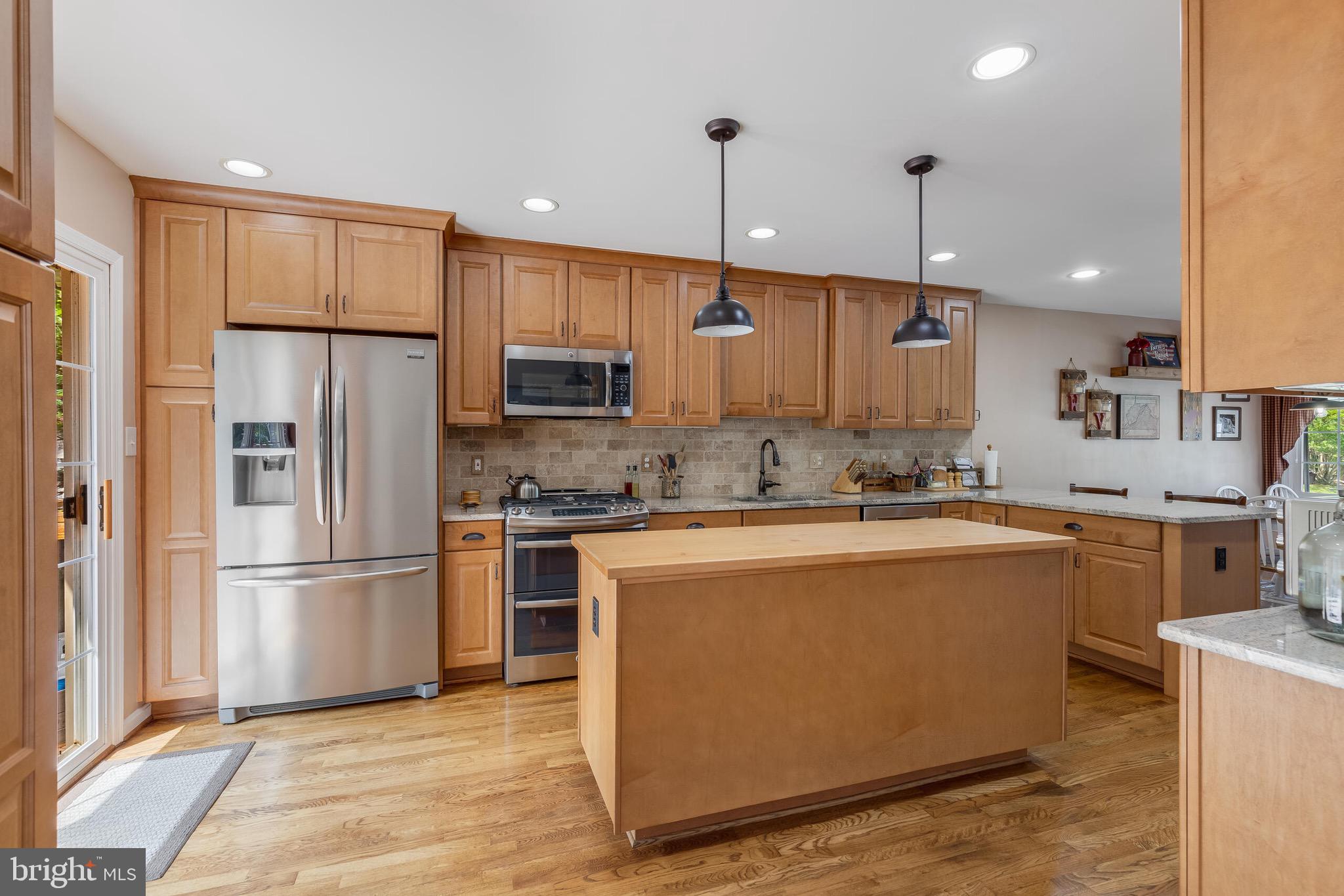 6006 Merryvale Court Springfield, VA 22152 - Photo 11 of 43