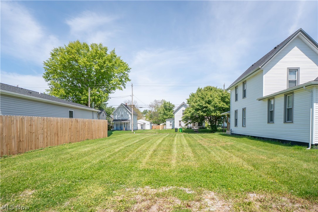 215 8th Street Southwest Massillon, OH 44647 - Photo 29 of 32