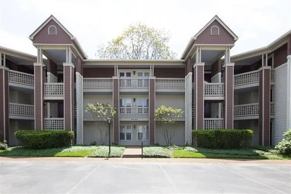 $1,675 | 202 Hillsboro Place, Nashville, TN 37215