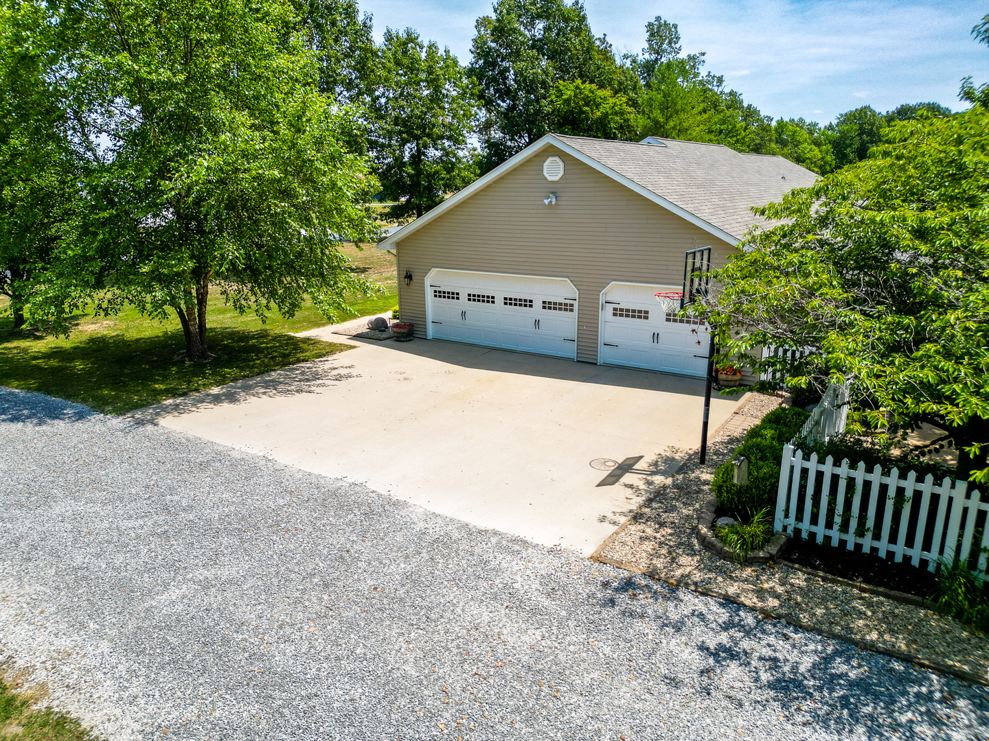923 Sycamore Road Carbondale, IL 62901 - Photo 3 of 61