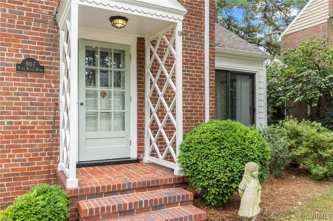 907 Pine Ridge Road Richmond, VA 23226 - Photo 3 of 37 Gallery Image 3
