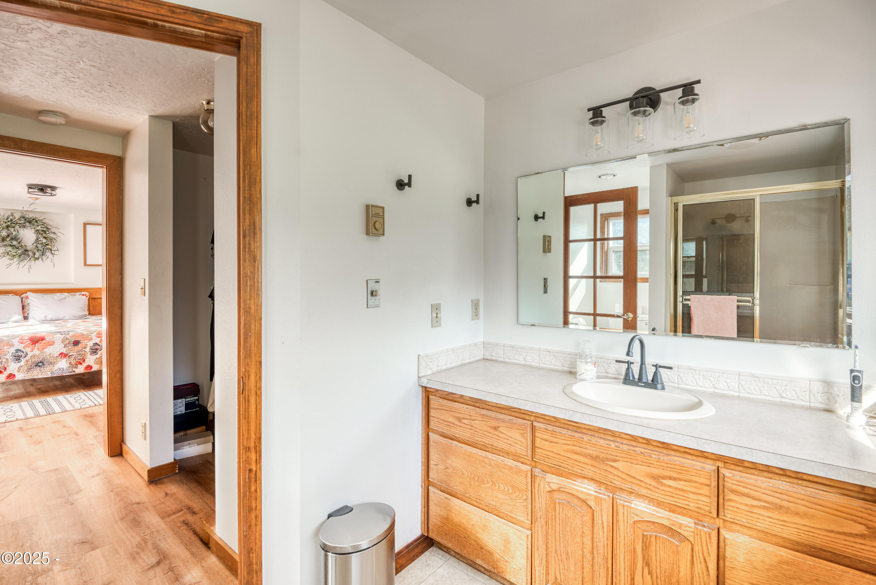 312 Southeast Davis Road Newport, OR 97365 - Photo 26 of 30 Master bathroom