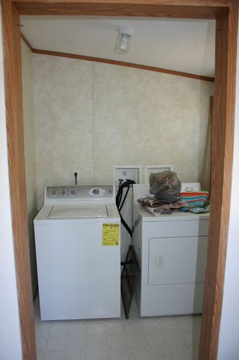 1108 Rule Hollow Road Sevierville, TN 37876 - Photo 24 of 36 laundry room