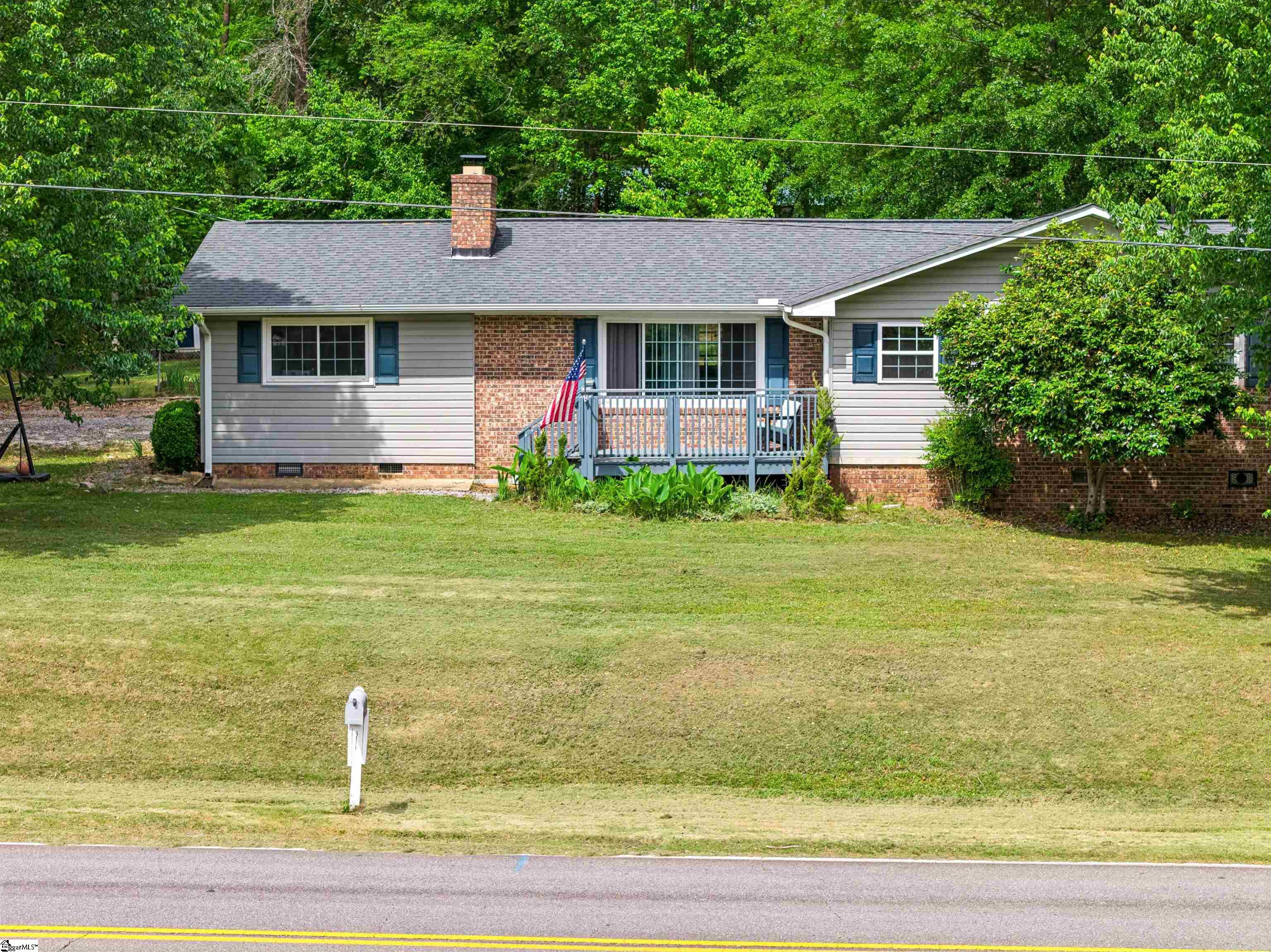 817 Johnson Road Central, SC 29630 - Photo 2 of 38