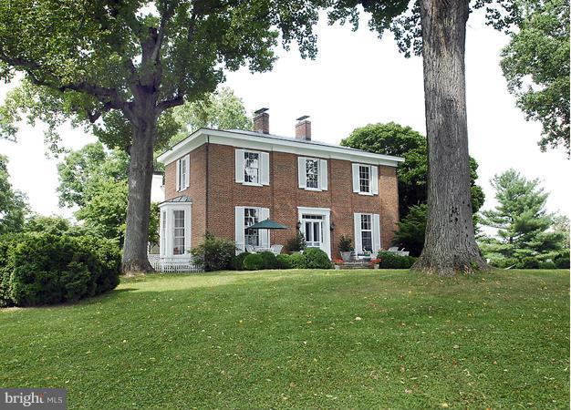 9525 Maidstone Road Delaplane, VA 20144 - Photo 1 of 30 Exterior (Front)