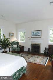 9525 Maidstone Road Delaplane, VA 20144 - Photo 17 of 30 Bedroom