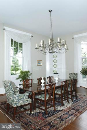 9525 Maidstone Road Delaplane, VA 20144 - Photo 4 of 30 Dining Room