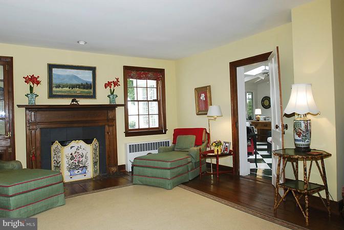 9525 Maidstone Road Delaplane, VA 20144 - Photo 9 of 30 Interior (General)