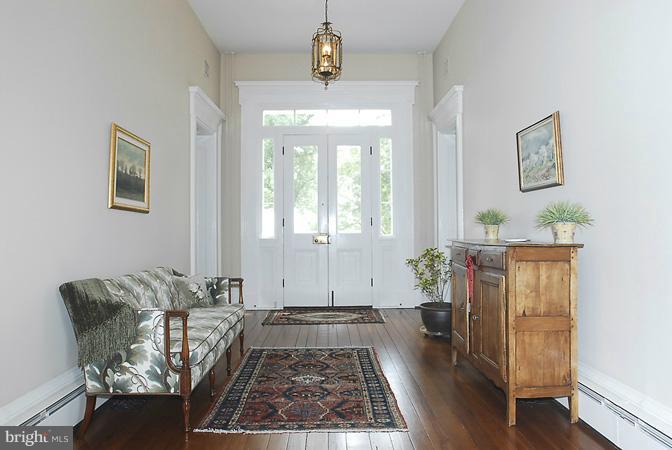 9525 Maidstone Road Delaplane, VA 20144 - Photo 10 of 30 Interior (General)