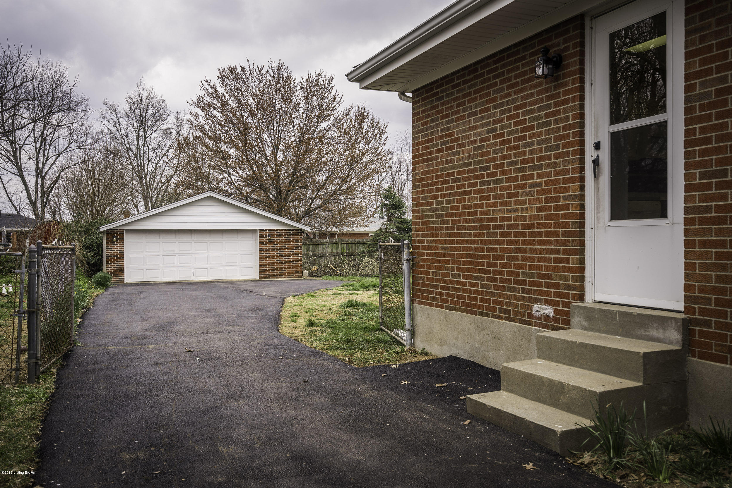 8214 Delido Road Louisville, KY 40219 - Photo 45 of 53 8215