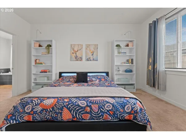 $569,900 | 1320 North Broadway Street, Estacada, OR 97023