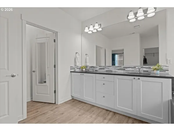 $569,900 | 1320 North Broadway Street, Estacada, OR 97023