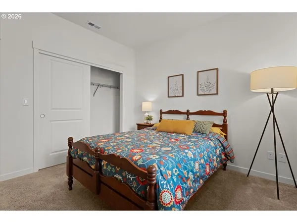 $569,900 | 1320 North Broadway Street, Estacada, OR 97023