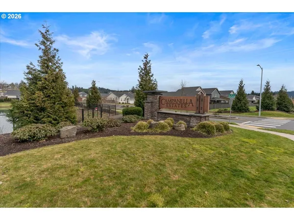 $569,900 | 1320 North Broadway Street, Estacada, OR 97023