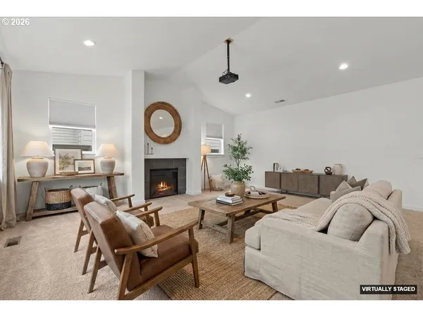 $569,900 | 1320 North Broadway Street, Estacada, OR 97023