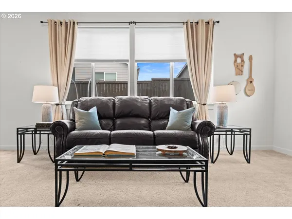 $569,900 | 1320 North Broadway Street, Estacada, OR 97023