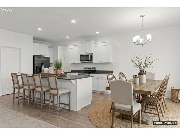 $569,900 | 1320 North Broadway Street, Estacada, OR 97023