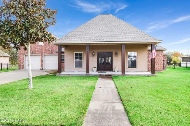$490,000 | 5105 La Premiere Drive, Maurice, LA 70555