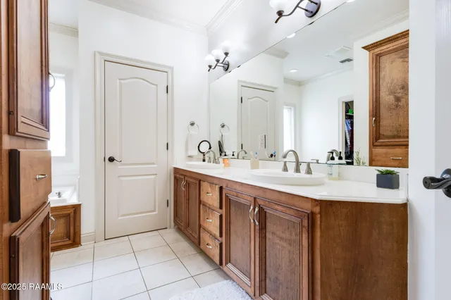 $490,000 | 5105 La Premiere Drive, Maurice, LA 70555