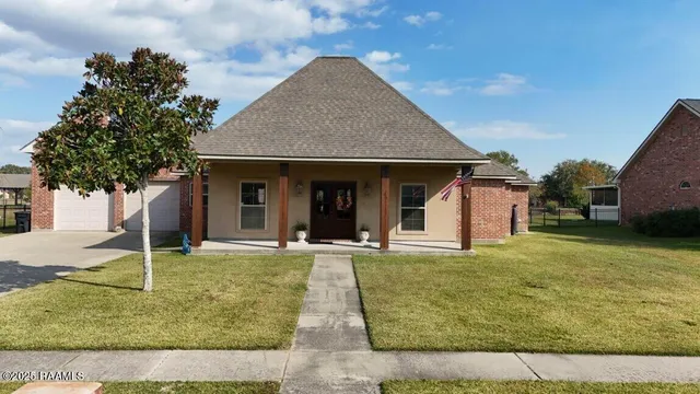$490,000 | 5105 La Premiere Drive, Maurice, LA 70555