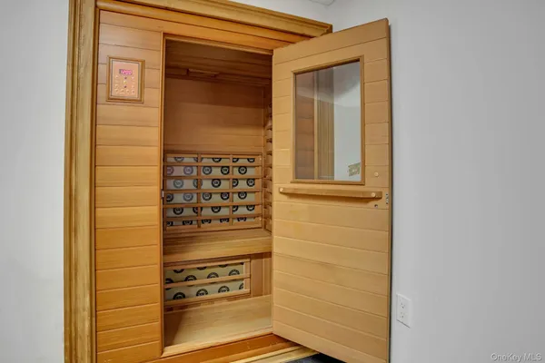 a view of walk in closet
