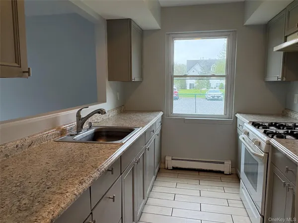 $2,000 | 32 Palmer Avenue, Unit 5, Middletown, NY 10940