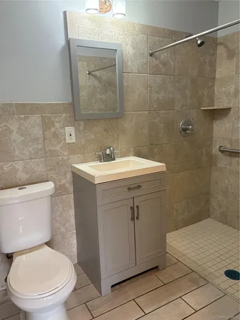 $2,000 | 32 Palmer Avenue, Unit 5, Middletown, NY 10940
