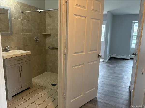 $2,000 | 32 Palmer Avenue, Unit 5, Middletown, NY 10940
