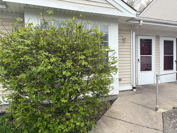 $2,000 | 32 Palmer Avenue, Unit 5, Middletown, NY 10940