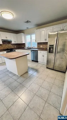 $5,000 | 107 East Harwood Terrace, Unit B, Palisades Park, NJ 07650