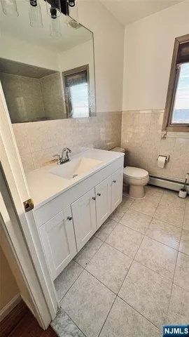 $5,000 | 107 East Harwood Terrace, Unit B, Palisades Park, NJ 07650