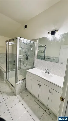 $5,000 | 107 East Harwood Terrace, Unit B, Palisades Park, NJ 07650