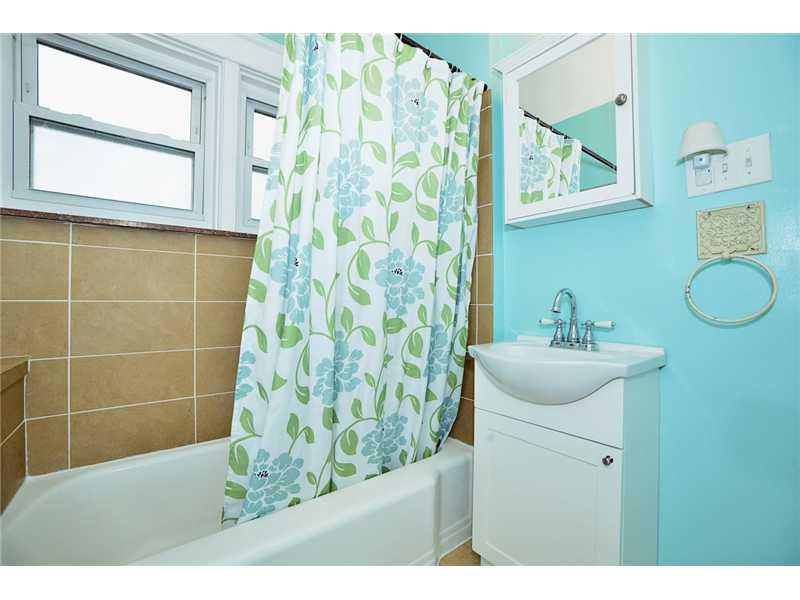 419 Ridgeway Street Greensburg, PA 15601 - Photo 12 of 15 Full Bath. Updated full bath.