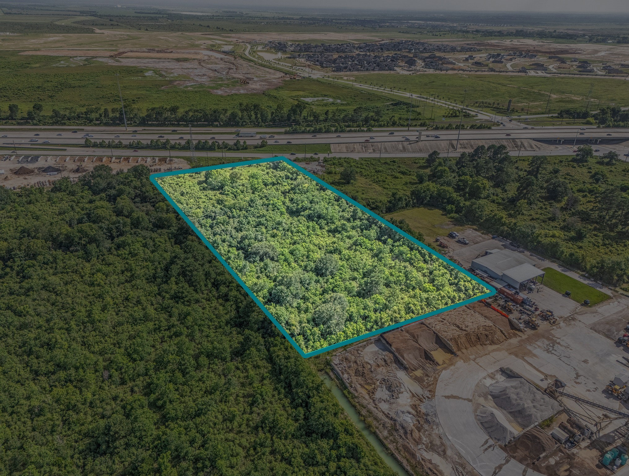 25604 Zube Road Hockley, TX 77447 - Photo 5 of 7 a view of a yard with an outdoor space