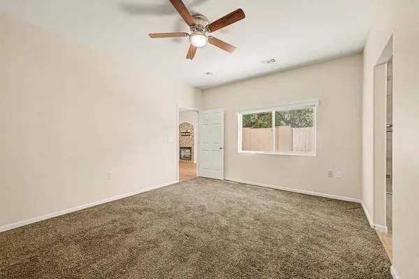 $2,500 | 3221 North 37th Street, Unit 10, Phoenix, AZ 85018