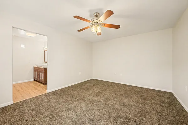 $2,500 | 3221 North 37th Street, Unit 10, Phoenix, AZ 85018