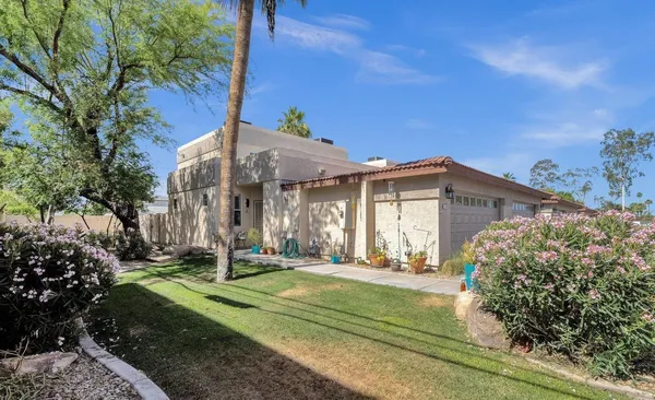 $2,500 | 3221 North 37th Street, Unit 10, Phoenix, AZ 85018