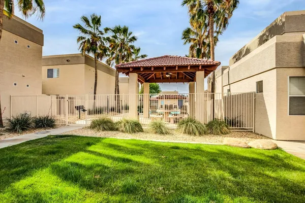 $2,500 | 3221 North 37th Street, Unit 10, Phoenix, AZ 85018