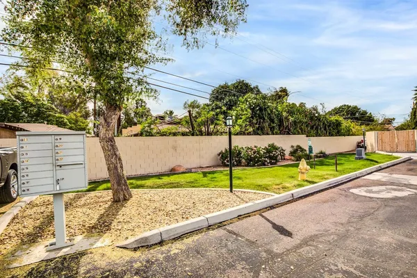 $2,500 | 3221 North 37th Street, Unit 10, Phoenix, AZ 85018