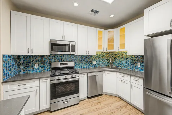 $2,500 | 3221 North 37th Street, Unit 10, Phoenix, AZ 85018