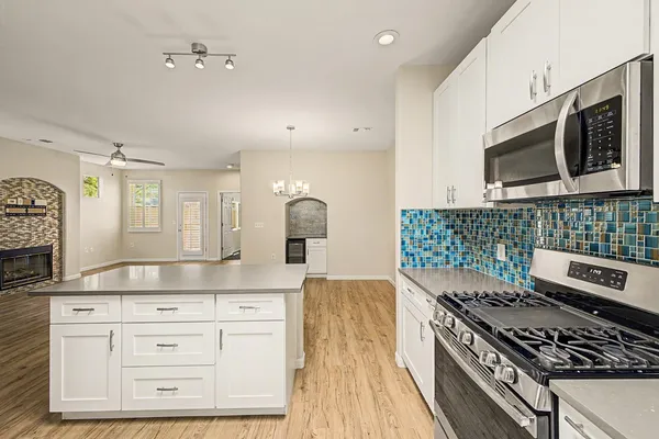 $2,500 | 3221 North 37th Street, Unit 10, Phoenix, AZ 85018