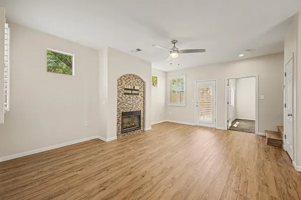 $2,500 | 3221 North 37th Street, Unit 10, Phoenix, AZ 85018