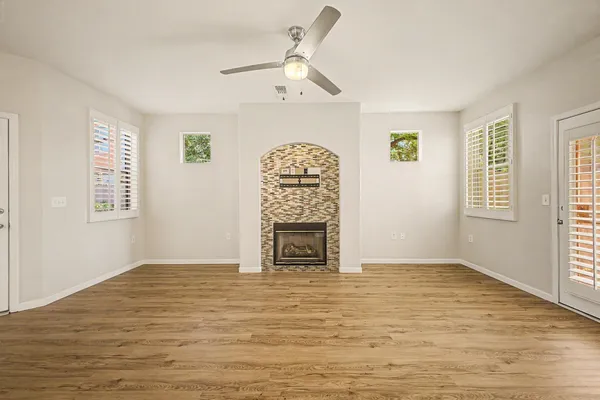 $2,500 | 3221 North 37th Street, Unit 10, Phoenix, AZ 85018