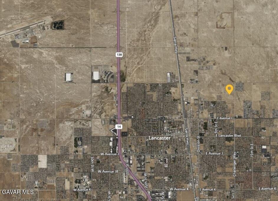 8th St And Avenue East Lancaster, CA 93535 - Photo 5 of 5 a bathroom with a shower